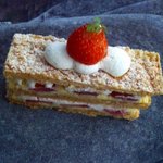 キュール - 御幸辻"Pâtisserie dê CUEL"の「苺のミルフィーユ」350円