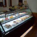 キュール - 御幸辻"Pâtisserie dê CUEL"の店内ショーケース