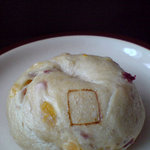 麦波ベーカリー - ベーグル　マンゴークランベリーだったかな