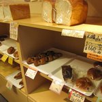 店内：2011年４月