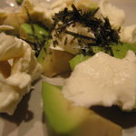 魚心 - アボガドチーズ盛 600円