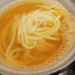 うどん処 松 - ひやあつ（麺のコシを味わいます）