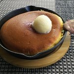ミツバチガーデン カフェ - スノーハニーパンケーキ