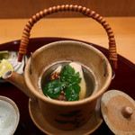 赤坂 詠月 - 松茸と鱧の土瓶蒸しアップ