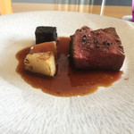 エッサンシエル - 蝦夷鹿ロース 根セロリ 林檎 ブータン