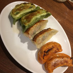 赤門餃子軒 - 三色餃子