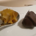 フォリオリーナ・デッラ・ポルタ・フォルトゥーナ - 小菓子（チョコレートが自然に固まる時季だけフォリオリーナだそうです。）