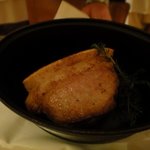 ル・シズィエム・サンス・ドゥ・オエノン レストラン - 豚背肉のロースト
