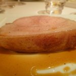 ル・シズィエム・サンス・ドゥ・オエノン レストラン - 豚背肉のロースト