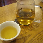 中国小麦粉料理専門店恵泉 - お茶