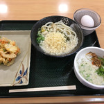 Hanamaru Udon - ゆずとろろ昆布うどんと松前漬け小丼のセット
                      かき揚げはげそ天の代わりです