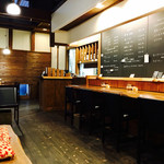 くらそば幸道 - 店内( ́•ૢ⌔•ૢ ̀)
                                雰囲気ｻｲｺｳヽ(o’∀｀o)ﾉ