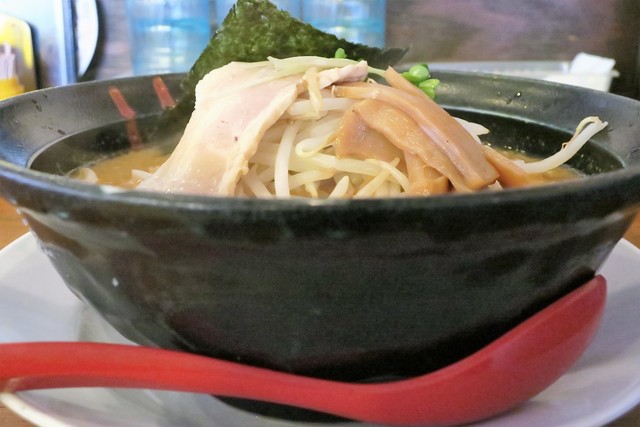 味噌ラーメン』by GSX-R750 : ラーメン 雷豚 ふじみ野店 (ライトン