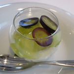 プレゼンテ スギ - フレッシュと乾燥（フレッシュローリエのゼリーとドライローリエのパンナコッタ）