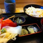 Sushiya Ginzou - 海鮮チラシとうどん