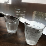 ゴチィ カフェ - レモン水。暑い日に嬉しい！