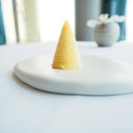 アジュール フォーティーファイブ - ランチコース 11178円 のフランス産の伝統的な製法のバター