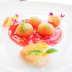 アジュール フォーティーファイブ - ランチコース 11178円 の北海道のボタン海老 ガスパッチョクーリとミニトマトファルシ