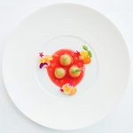 アジュール フォーティーファイブ - ランチコース 11178円 の北海道のボタン海老 ガスパッチョクーリとミニトマトファルシ