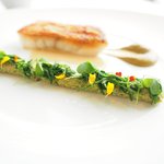 アジュール フォーティーファイブ - ランチコース 11178円 の甘鯛のポワレ "焼き"「万願寺甘とう」