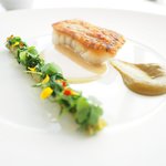 アジュール フォーティーファイブ - ランチコース 11178円 の甘鯛のポワレ "焼き"「万願寺甘とう」