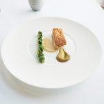 アジュール フォーティーファイブ - ランチコース 11178円 の甘鯛のポワレ "焼き"「万願寺甘とう」