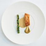 アジュール フォーティーファイブ - ランチコース 11178円 の甘鯛のポワレ "焼き"「万願寺甘とう」