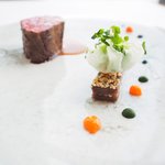 アジュール フォーティーファイブ - ランチコース 11178円 の近江 木下牛 ロースト 酒粕ソース 牛ほほのプレス