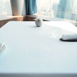 アジュール フォーティーファイブ - 店内のテーブル席の風景です