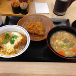 Katsuya - カツ丼、アジフライ、豚汁