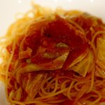 ミルズカフェ - 春キャベツのトマトソースパスタ