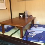 申手延麺 - カウンターと座敷2席