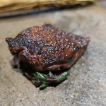 茶禅華 - 小鳩 胸肉 台湾香辛料 馬告焼き、腿肉 五香脆皮仕立て4