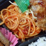 ごちそう館 - トンカツの下にはナポリタン