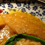 星期菜 白金 - ＊大きく厚みのある「吉切鮫の尾びれ」を使用され、上海蟹の味噌もタップリ入っています。