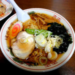 城西ラーメン - 城西ラーメン（細麺）【Aセット（半チャーハン・城西ラーメン）】：850円