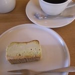 葦島ブレンドとあざみや煎茶チーズケーキ