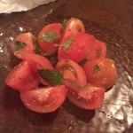 Izara - パーティーメニュー4 トマトとミントのサラダ