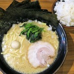 壱角家 - 家系ラーメン醤油＋ライス