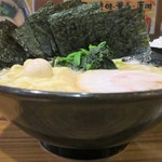 Ichikakuya - 家系ラーメン醤油