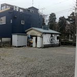 無坊ふかみ - 裏手ファミマから望む