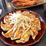 五味八珍 - 浜松餃子と手羽先塩揚げ