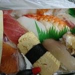 きらく寿司 - にぎり一人前(500円)