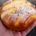 ブーランジェリーボヌール - プレミアムクリームパン