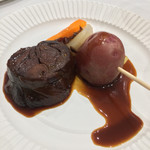 lien - バル街メニュー
                                エゾ鹿肉の赤ワイン煮込みと北海道産野菜