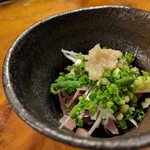 天史朗鮨 - お通し（尾赤鯵の刺し身）