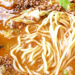 食べラーきゃべつ担々麺 麺アップ