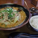 三宝亭 - 野菜たっぷり味噌らーめん＋サービス半ライス