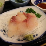 弥次兵衛 - 山の中だけど、刺身も美味しい。