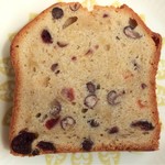 サンセット クッキーズ ジャスミン - 小豆とクランベリーのケーキ 180円(税込)